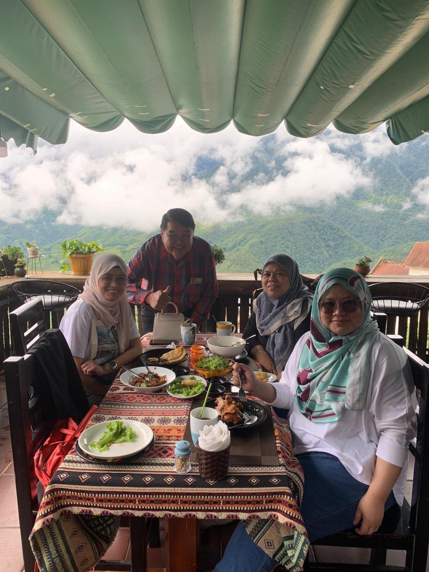 Daun Pisang Homestay And Restaurant Halal Food View Fanxipan Sa Pa Esterno foto